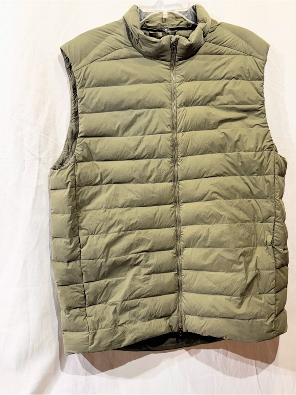 Lululemon Navigation Down Vest Men’s XL Olive Green Full Zip Stained READ